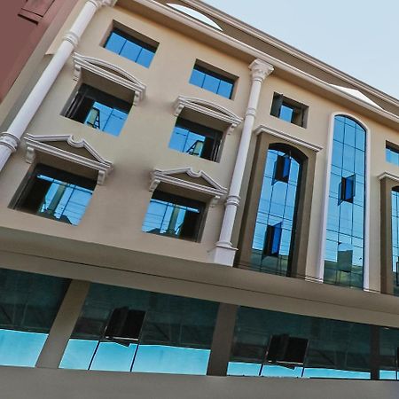 היידראבד Oyo 23191 Flagship Hotel Raj Madan Ameerpet מראה חיצוני תמונה