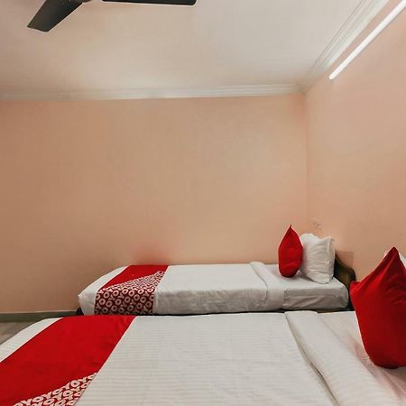 היידראבד Oyo 23191 Flagship Hotel Raj Madan Ameerpet מראה חיצוני תמונה