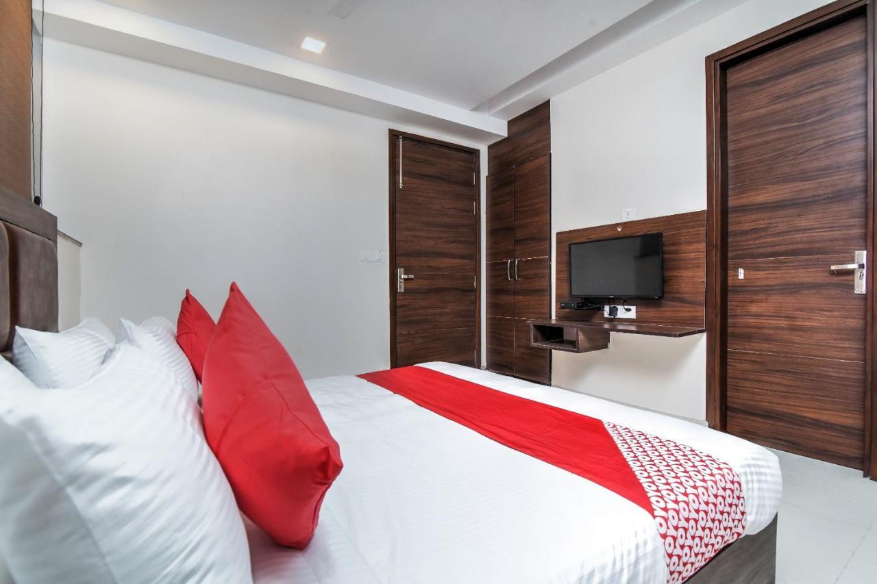 היידראבד Oyo 23191 Flagship Hotel Raj Madan Ameerpet מראה חיצוני תמונה