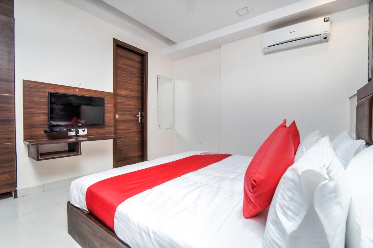 היידראבד Oyo 23191 Flagship Hotel Raj Madan Ameerpet מראה חיצוני תמונה