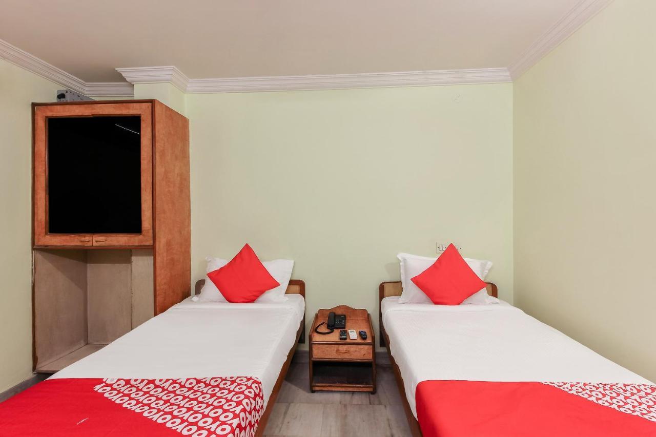 היידראבד Oyo 23191 Flagship Hotel Raj Madan Ameerpet מראה חיצוני תמונה