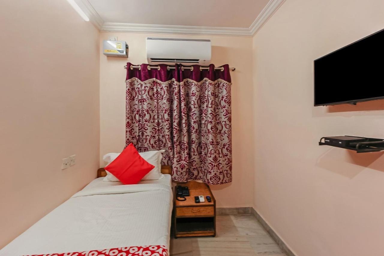 היידראבד Oyo 23191 Flagship Hotel Raj Madan Ameerpet מראה חיצוני תמונה