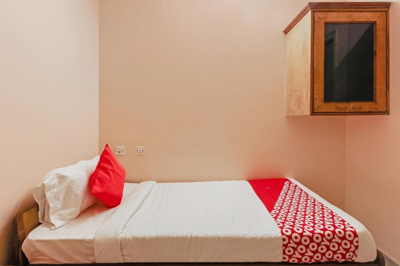 היידראבד Oyo 23191 Flagship Hotel Raj Madan Ameerpet מראה חיצוני תמונה